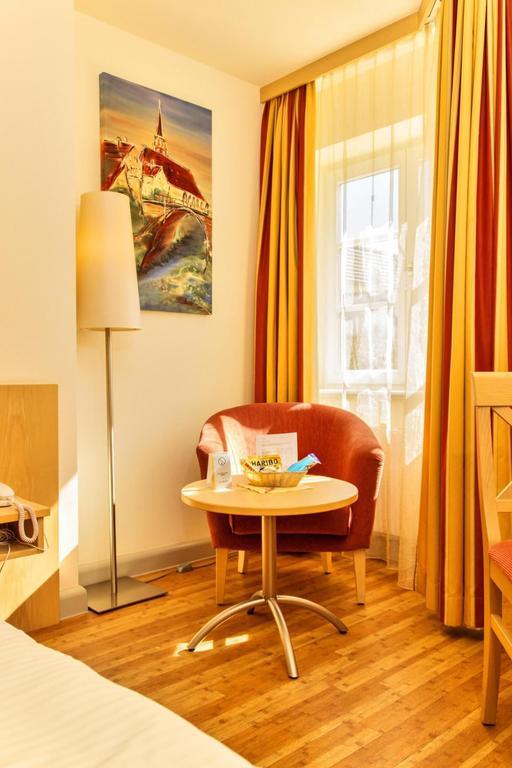 Hotel Gasthof Zum Ochsen 에힌겐 외부 사진